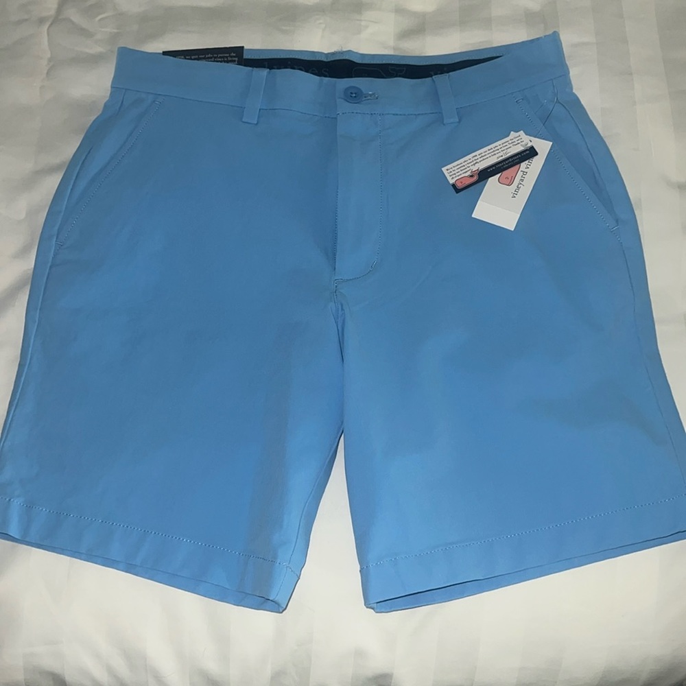 Vineyard Vines 8” performance shorts